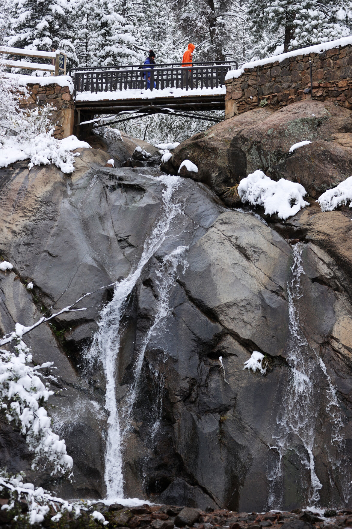 091020-news-snow 10.jpg